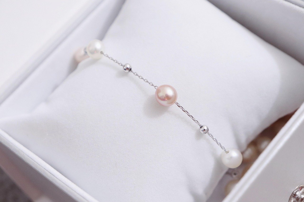 pearl, bracelet, jewelry, close up, gift, bracelet, jewelry, jewelry, jewelry, jewelry, jewelry